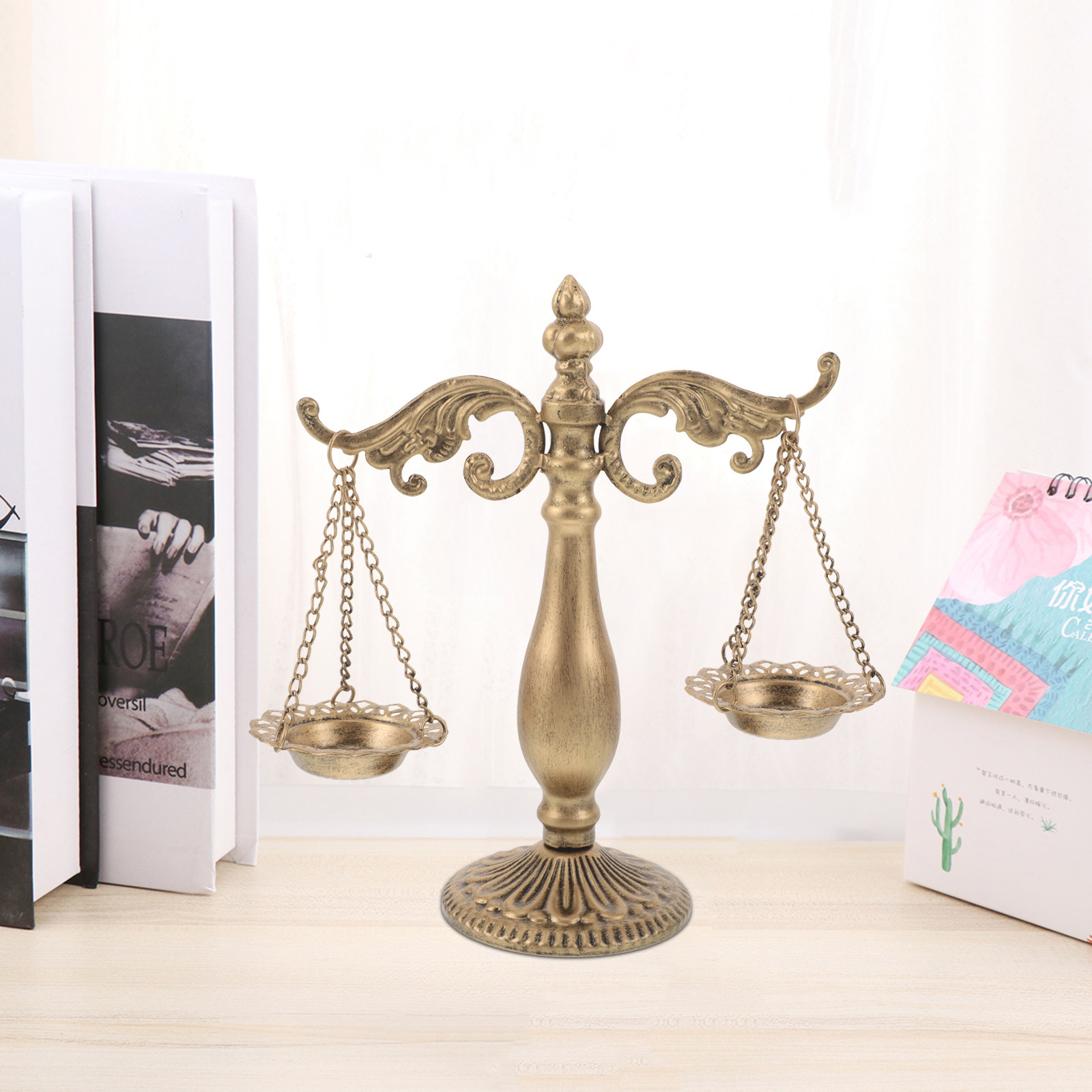 Home Office And Library - Bilancia Vintage in Metallo Stile Retrò,