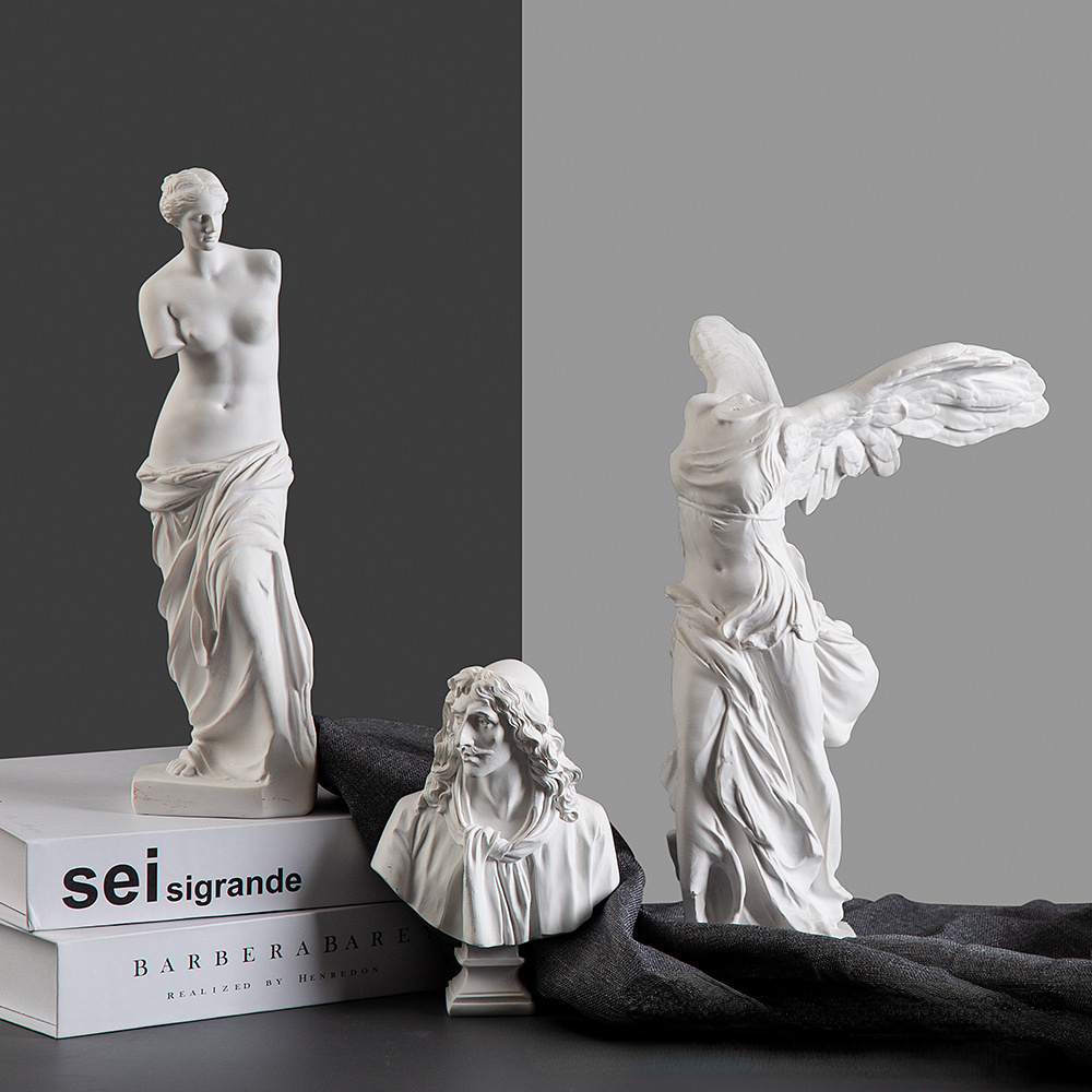 Statua della dea della vittori - Home Office Bookshelves recensione e prezzo